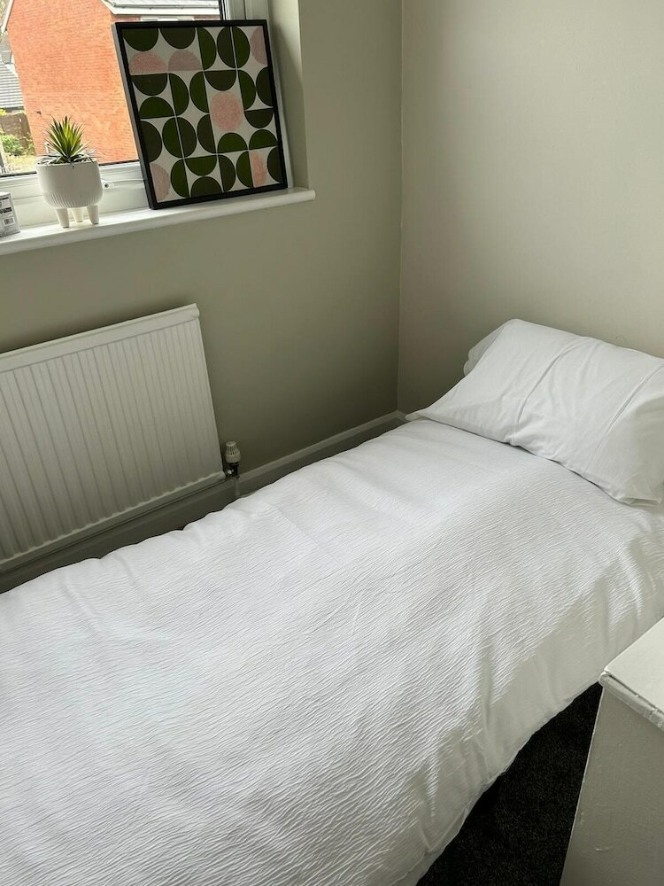 Фото Modern Cosy Home Sleeps 6 With Parking nr Preston