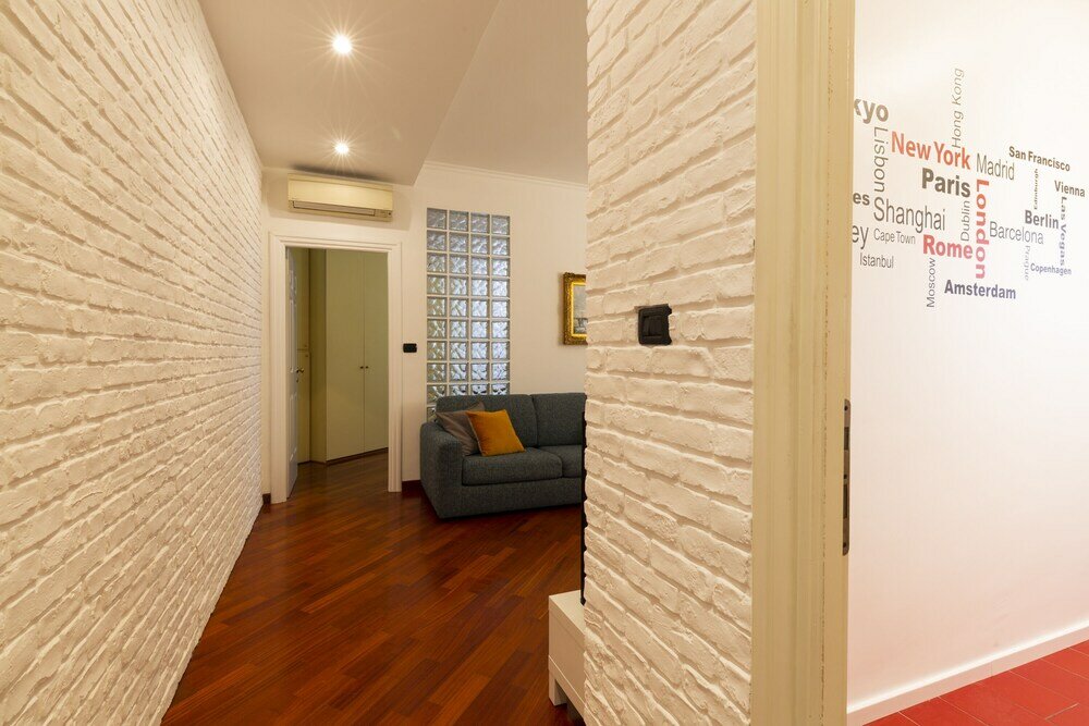 Фото NotaMI - The Wall Top Floor Apartment