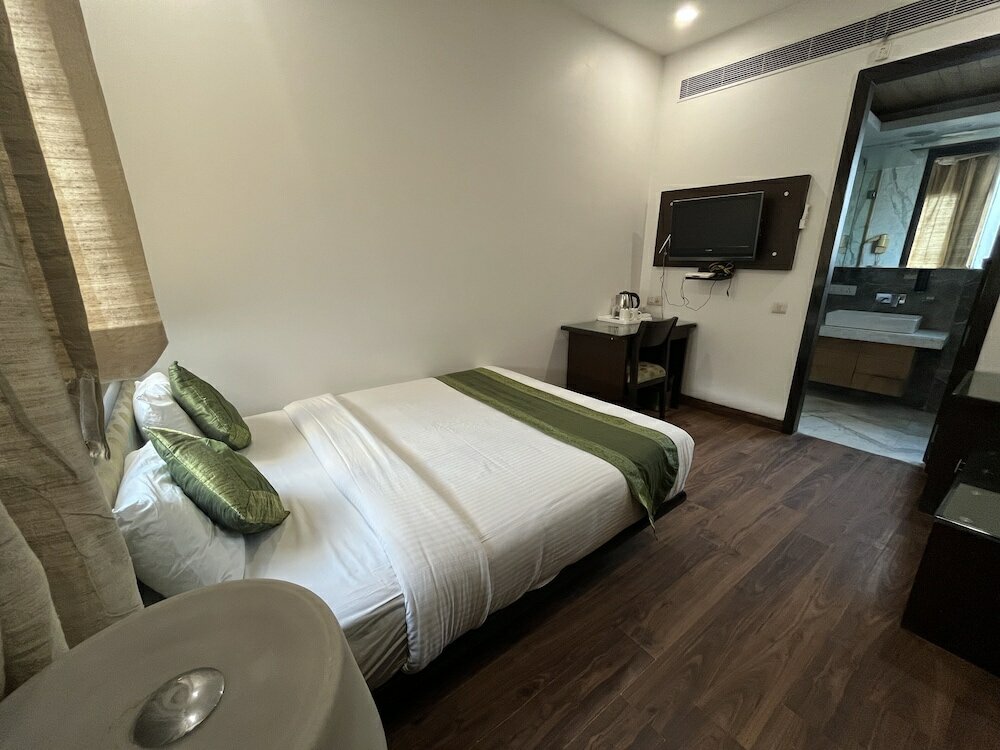 Фото Amber Inn by Orion Hotels