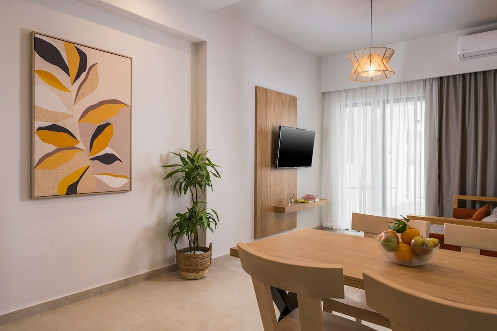 Фото Esplanade Apartments