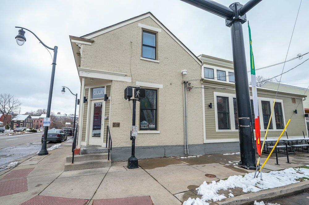 Фото The Luxe Spot Suites