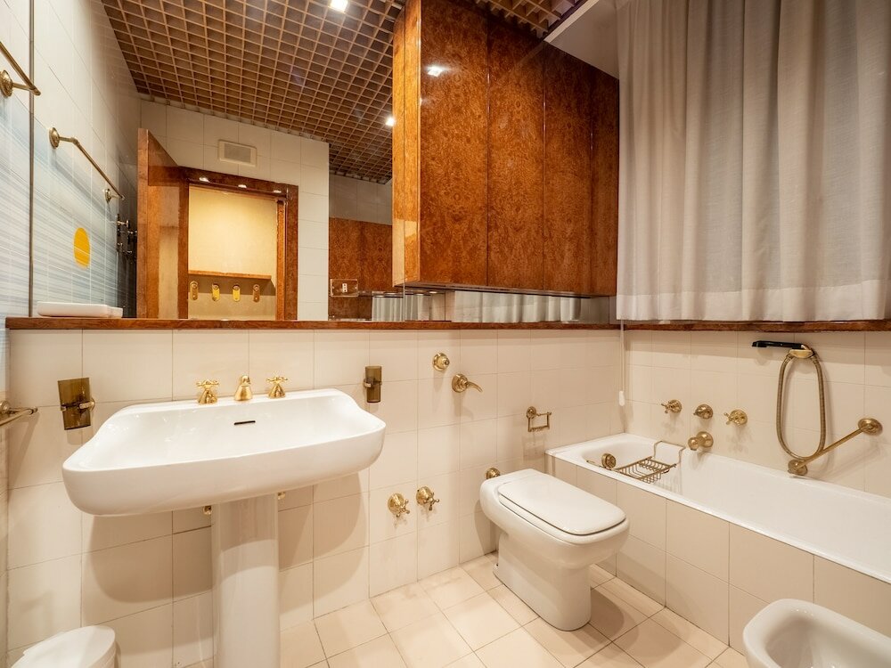 Фото Elegant Flat in Milan's Heart