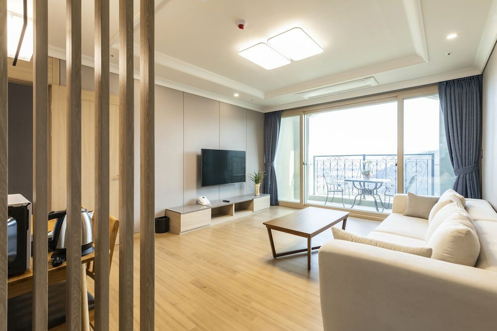 Фото Baekhak Jayuro Resort