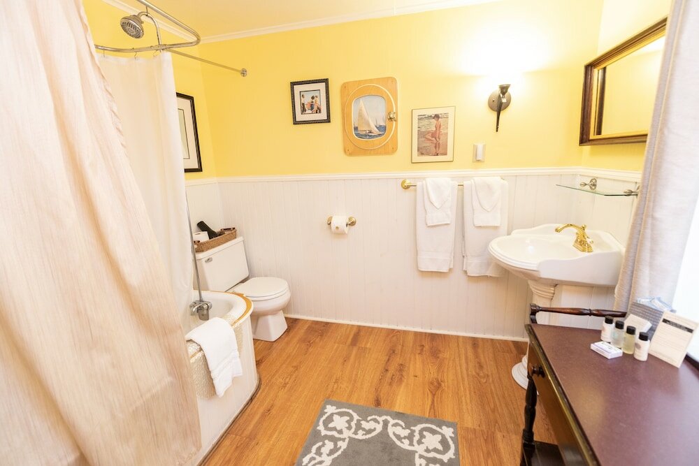 Фото Waybury Inn