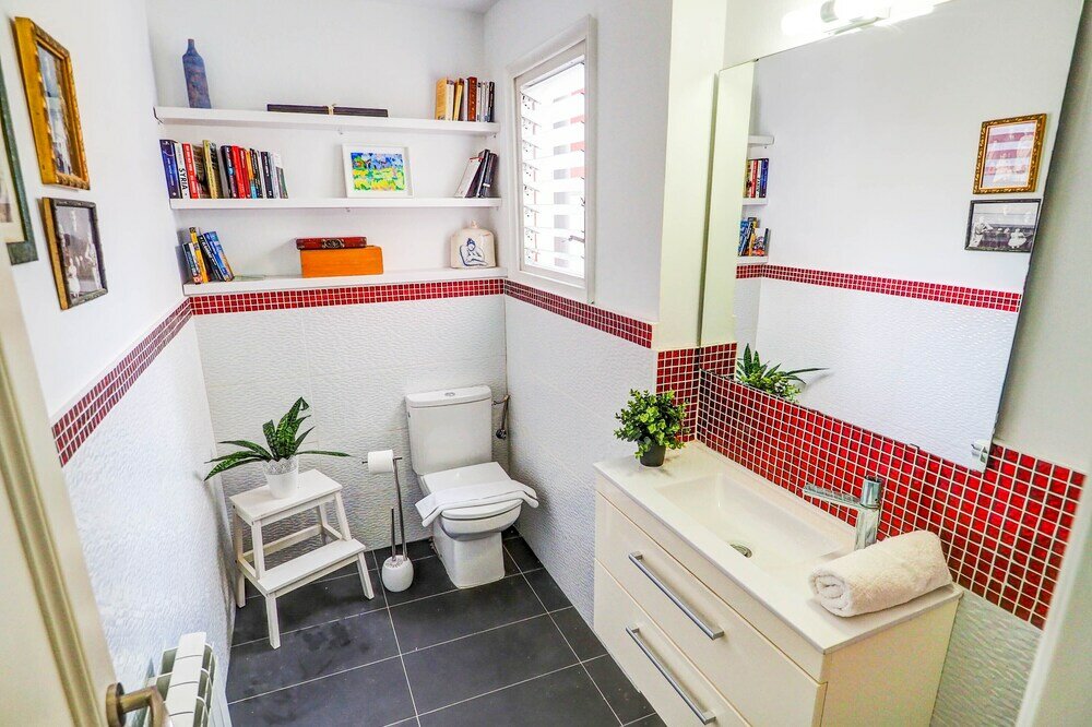 Фото Sitges Group Blue and White