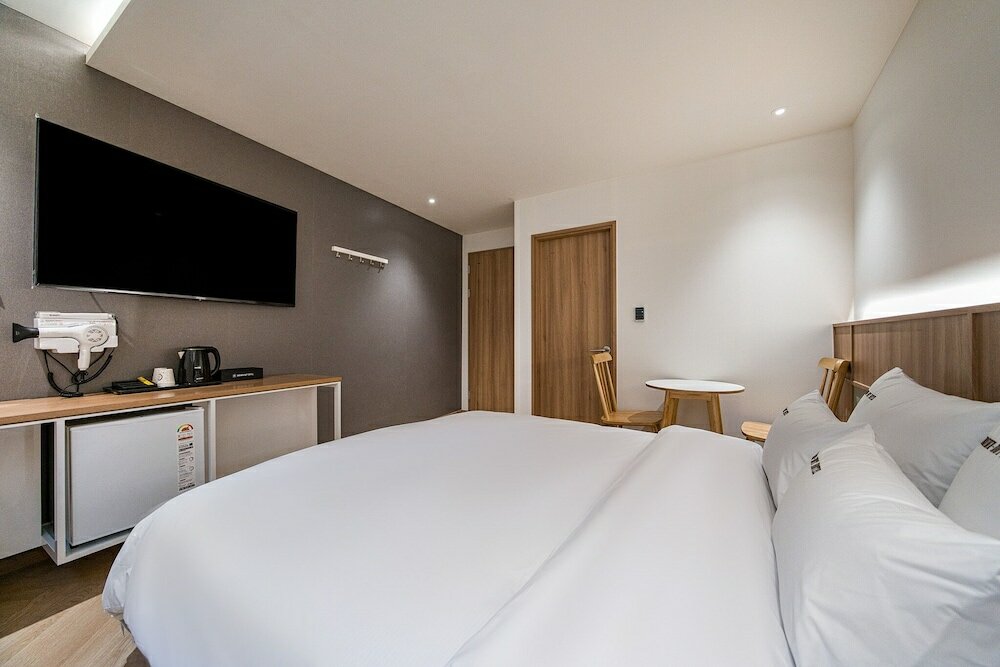 Фото Brown Dot Hotel Eurwangri