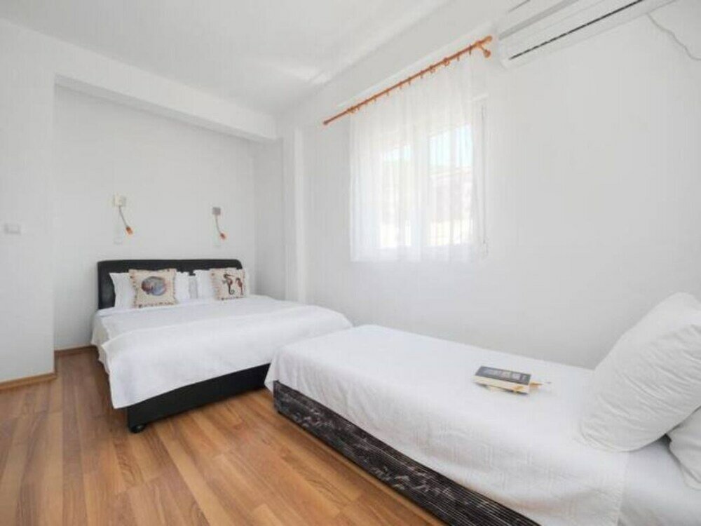 Фото Mediterranean Guest House Balkan