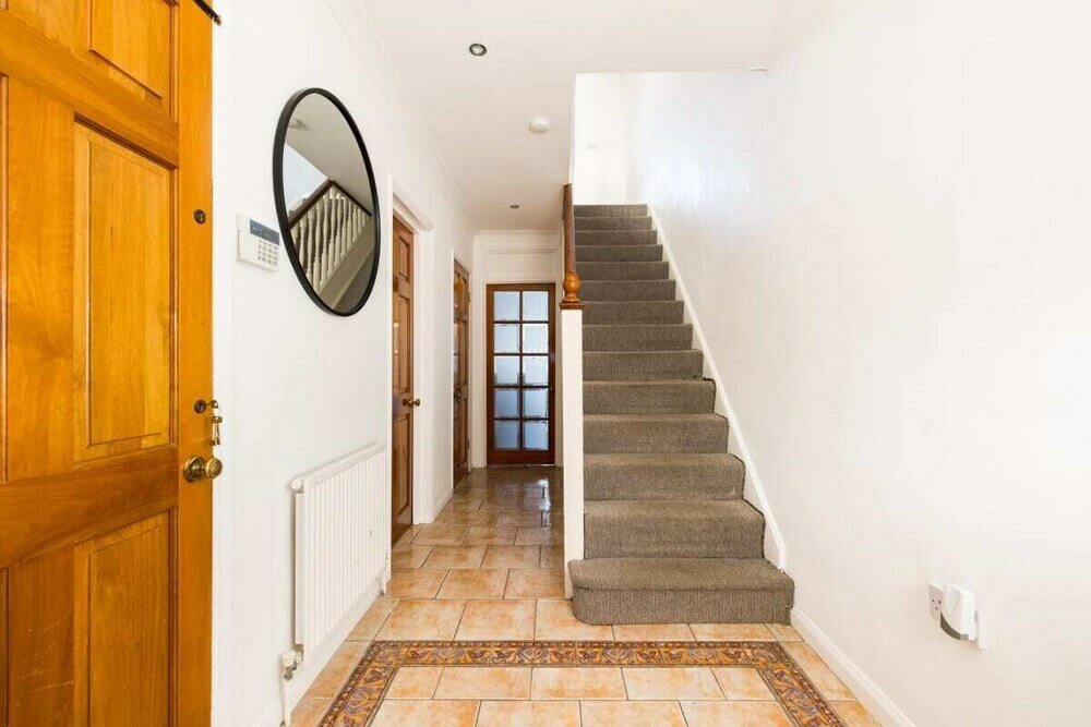 Фото The Mill Hill Wonder - Inviting 3bdr House With Garden