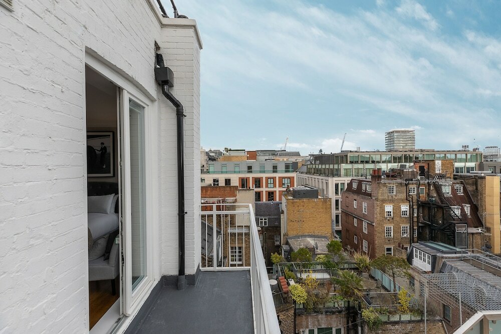 Фото Altido Stylish Flat near Mayfair & Piccadilly Circus