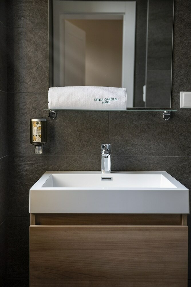 Фото Letna Garden Suites