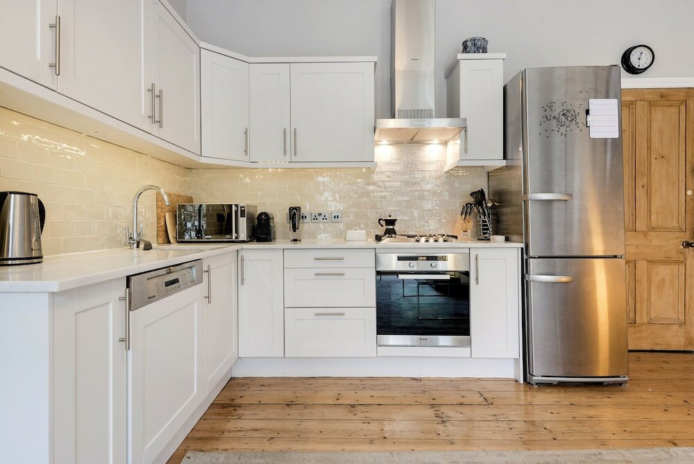 Фото Contemporary Clapham Home Near Wandsworth Common