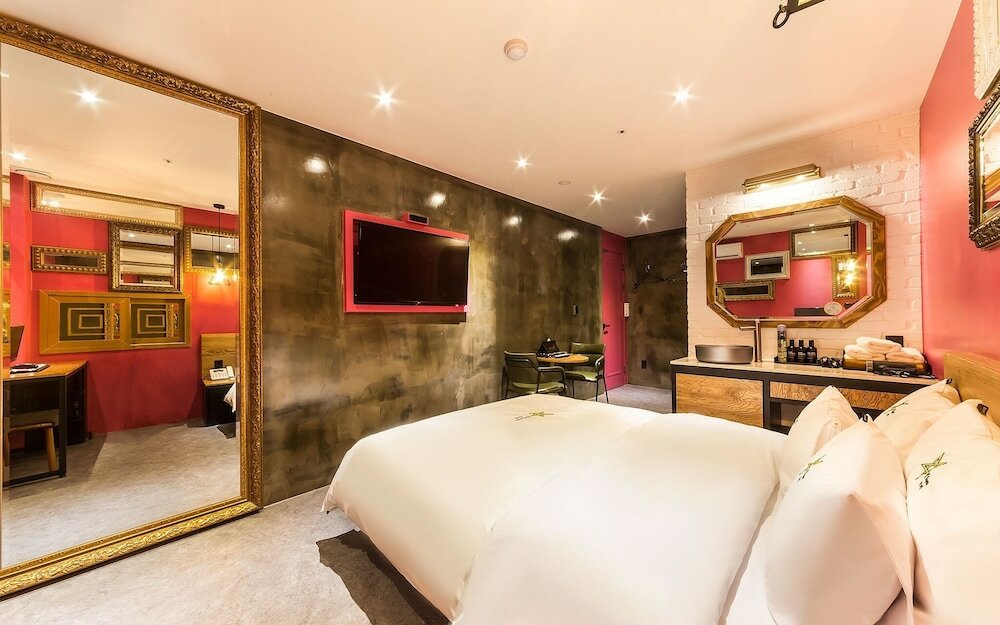 Фото Anyang Beomgye Byeol Hotel