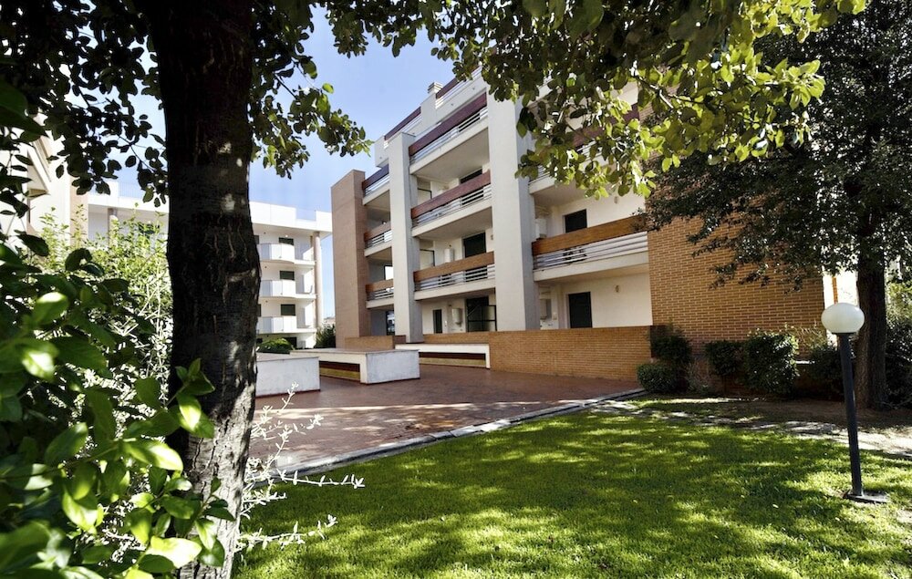 Фото Residence with pool in San Vincenzo