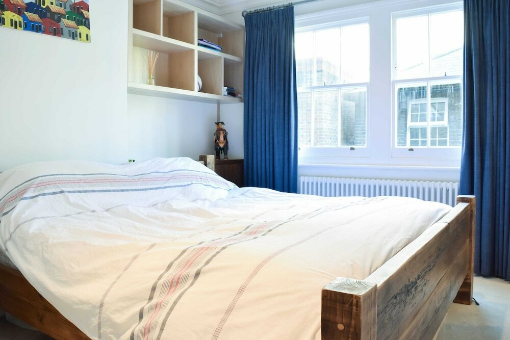 Фото Large 2 Bedroom Apartment in Central London
