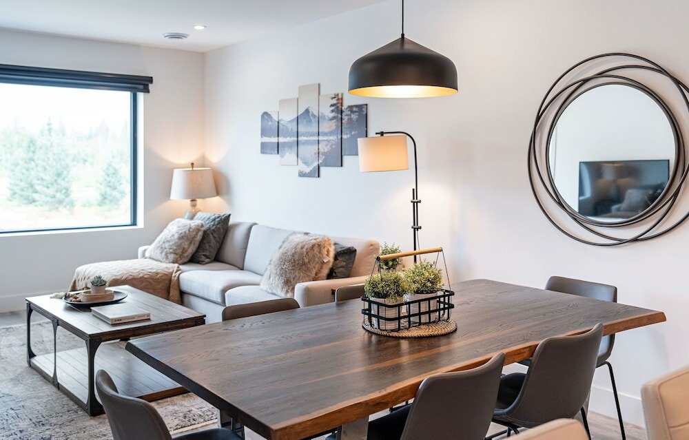 Фото Revylation by Revelstoke Vacations