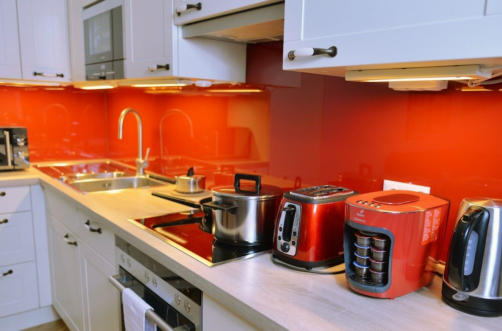 Фото Jimmy's Apartments Suites