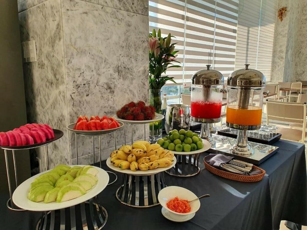 Фото GoldCoast Hotel