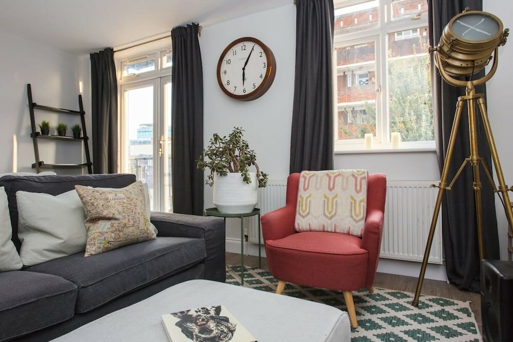 Фото Lovely 2 Bedroom Flat Near Whitechapel Station