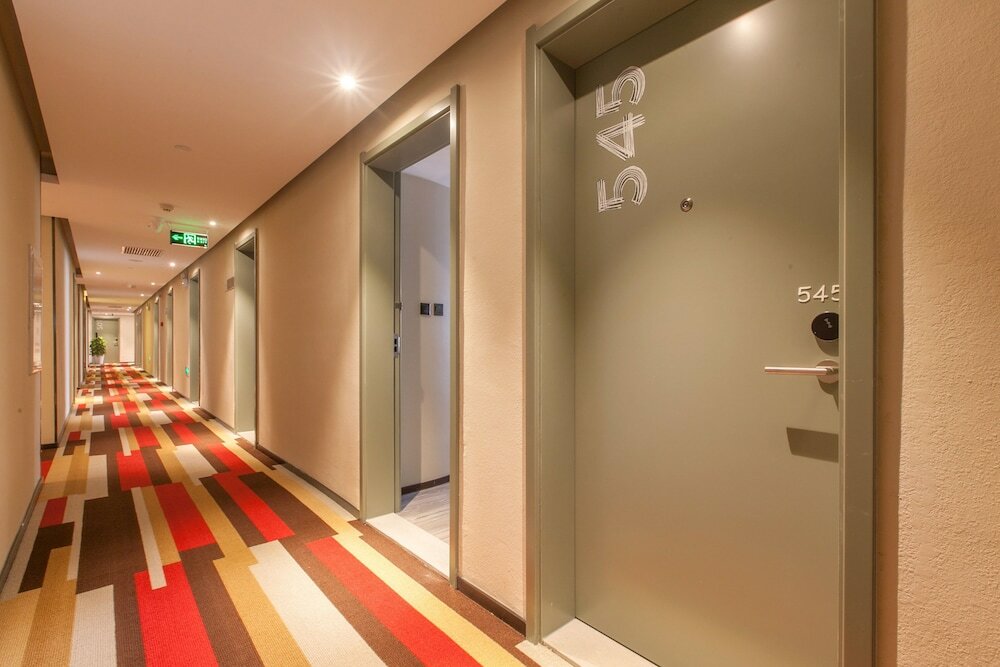 Фото Ibis Wuhan Hubu Alley Hotel