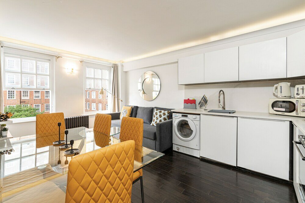 Фото Elegant 3 Bedrooms Apartment Near Hyde Park & Oxford St