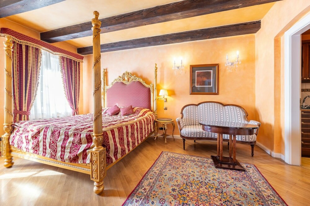 Фото Nosticova Apartments