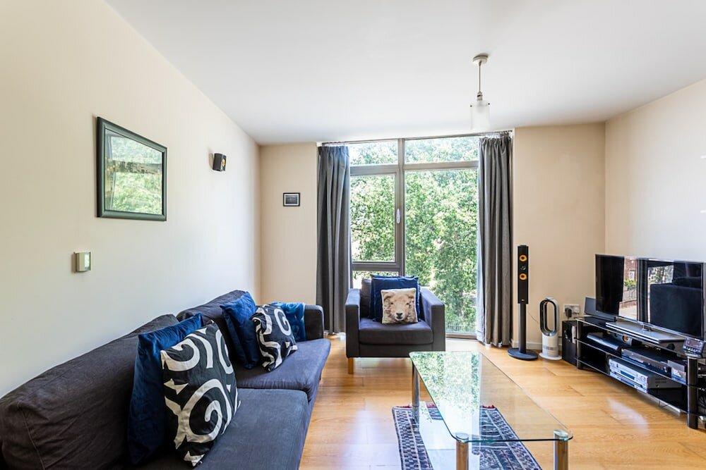 Фото Modern 1 Bedroom Apartment in West London