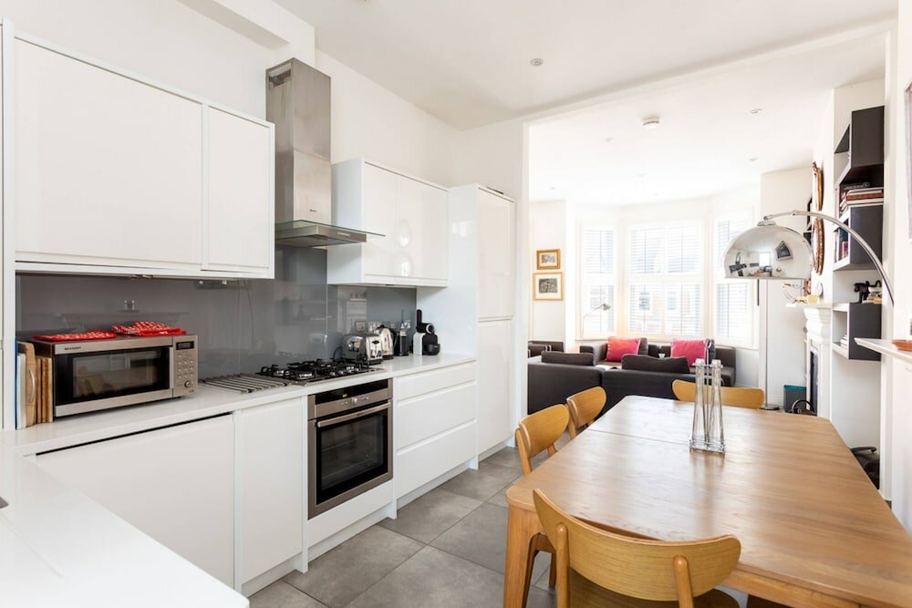 Фото Spacious Apartment Near Portobello Road