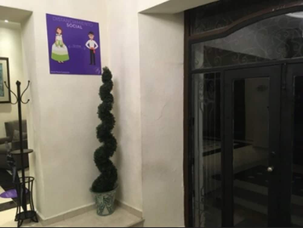 Фото Hotel Plaza Colonial