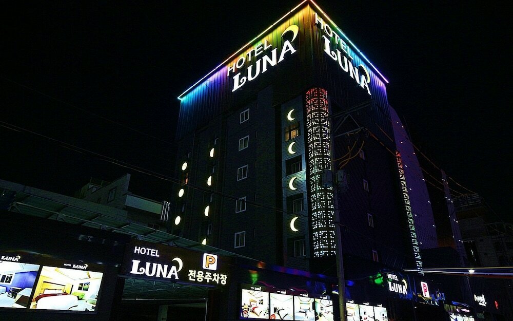 Фото Yeosu Luna Hotel