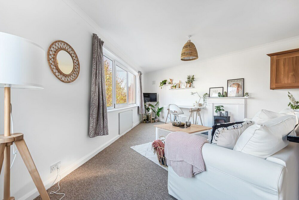 Фото 2 Bed Property in Historic Tonbridge