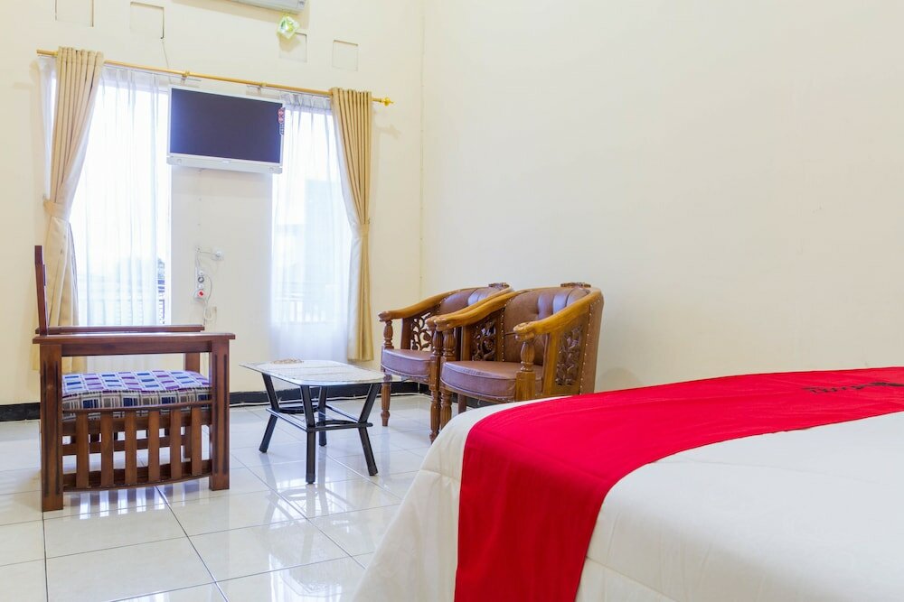 Фото RedDoorz @ Pataruman Garut