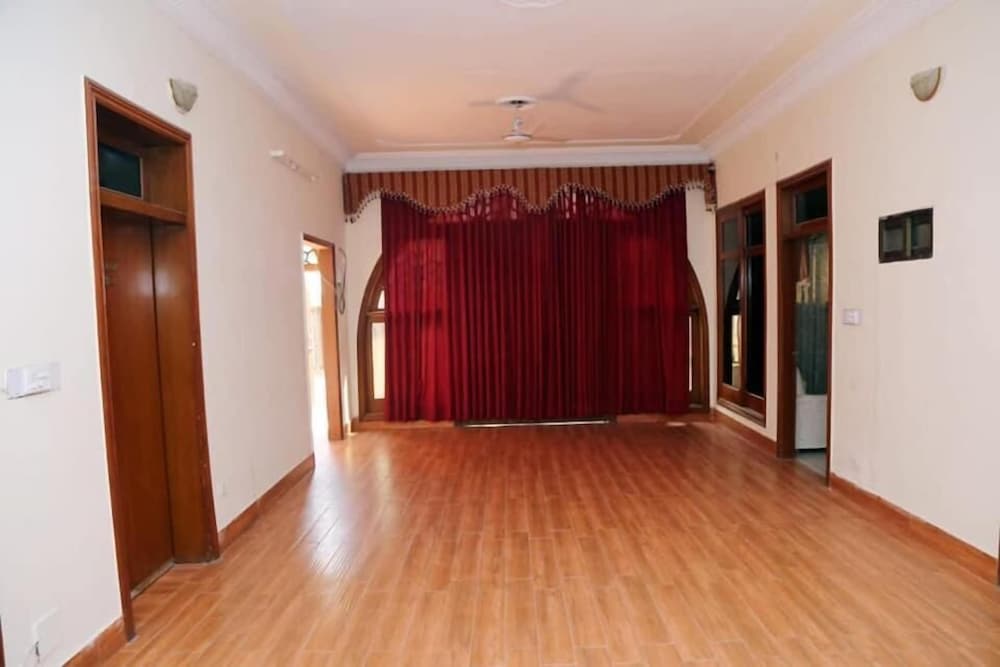 Фото Hotel Aarsh Palace