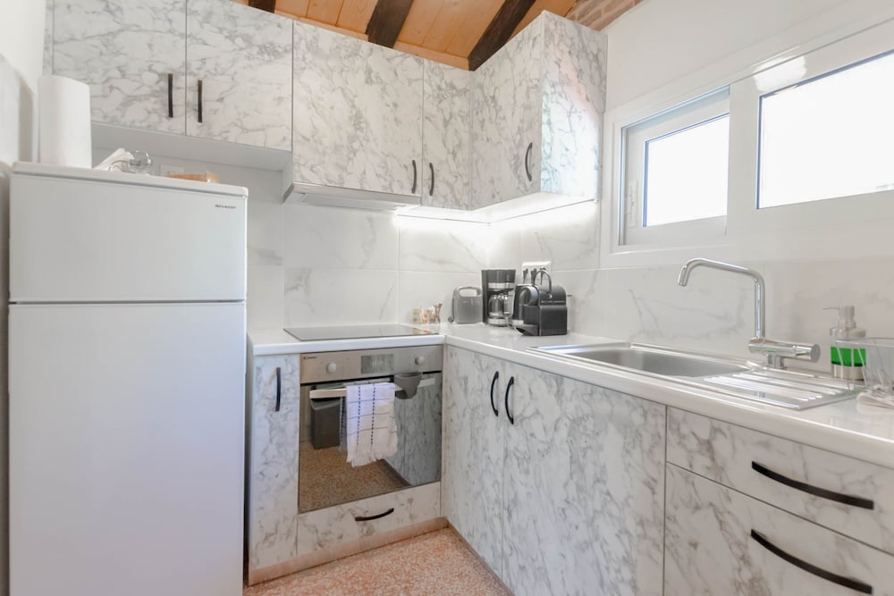 Фото Athens Plaka Family Suites