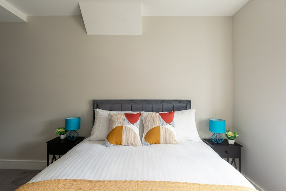 Фото Skyvillion Apartments Cockfosters