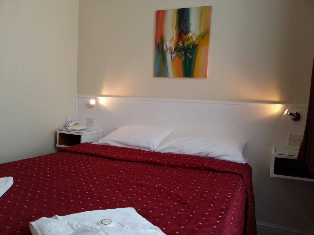 Фото Melbourne House Hotel