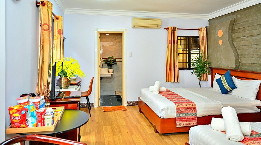 Фото Hanz Cosmos Central Hotel