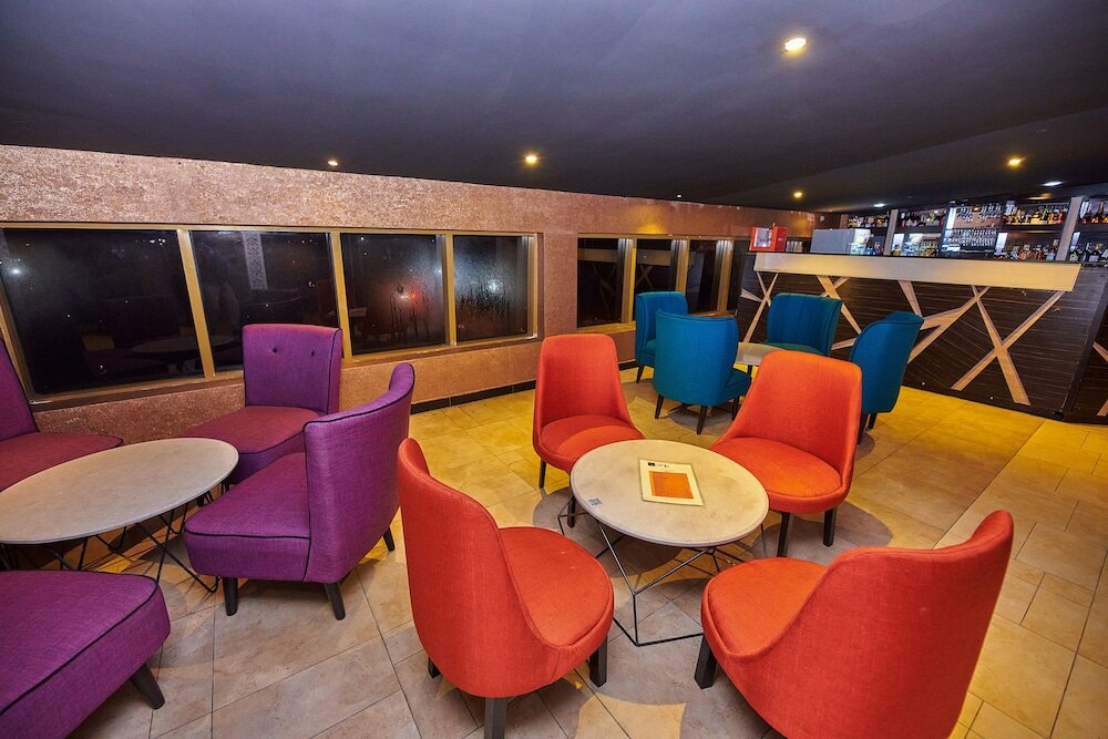 Фото Oak Havens Hotel