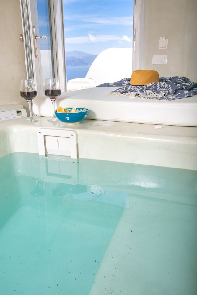 Фото White Cave House