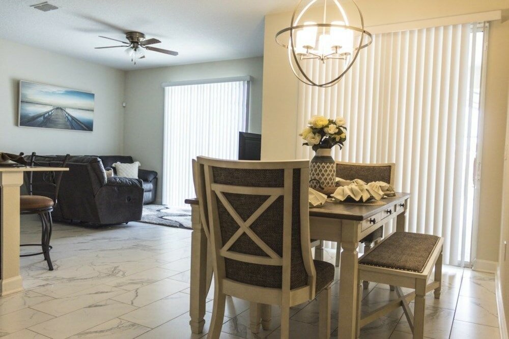 Фото 4br Townhome in Storey Lake by Shv-4971