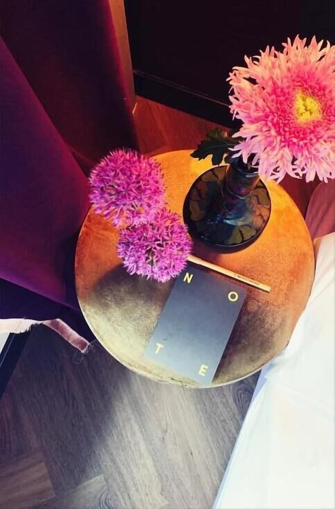 Фото Relais & Chateaux Weeshuis Gouda