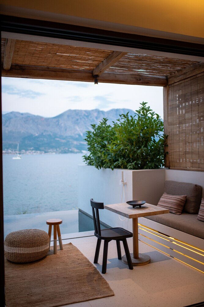 Фото Amethyst Selene Paleros