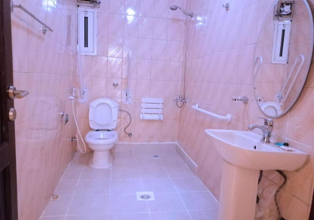 Фото Lamar Furnished Apartments