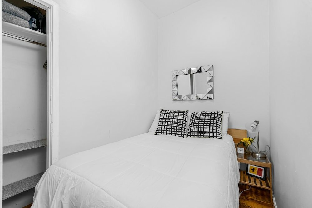 Фото Your Next Vacation Should be Here... walk to TimeSq