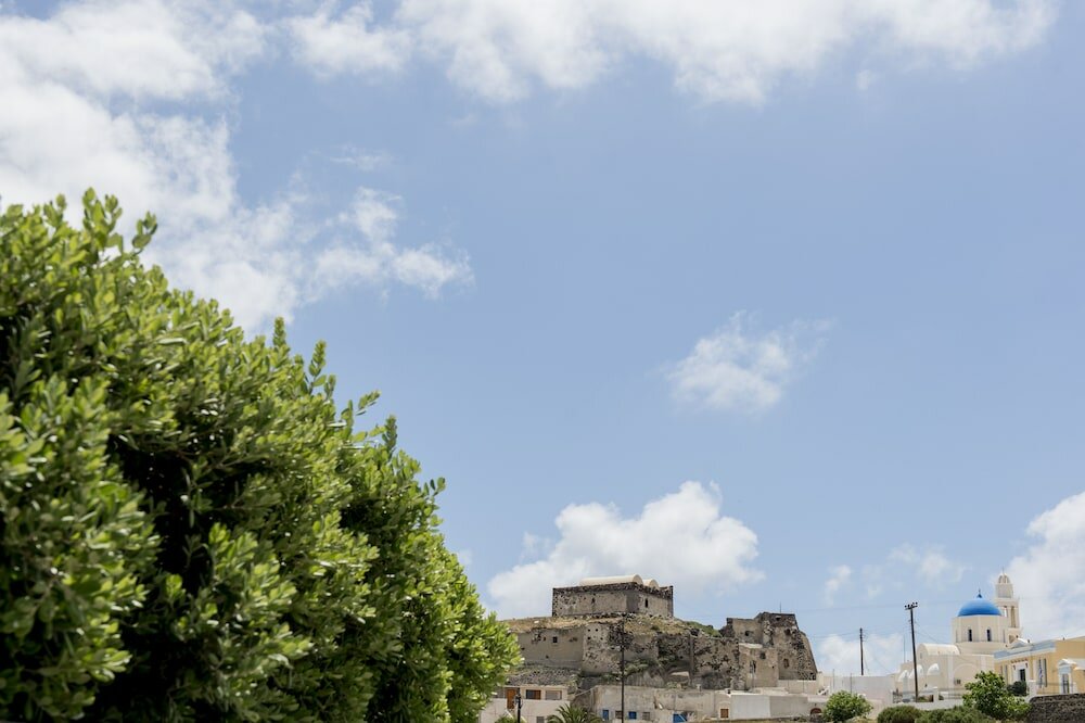 Фото Earino Suites & Villas