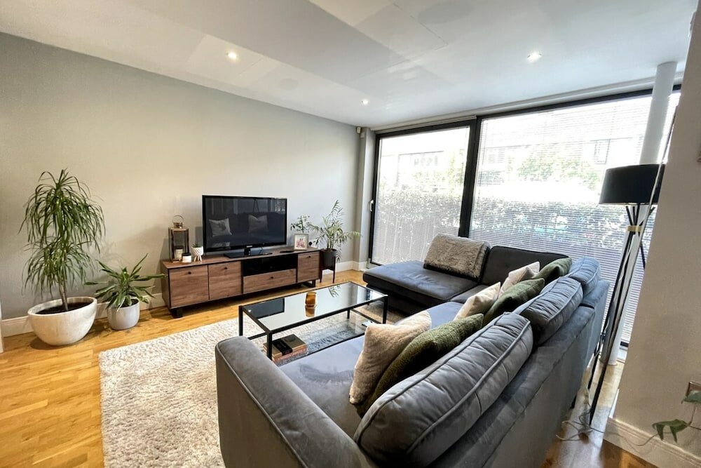 Фото Pristine 1bedroom Flat W/private Patio - Stockwell!