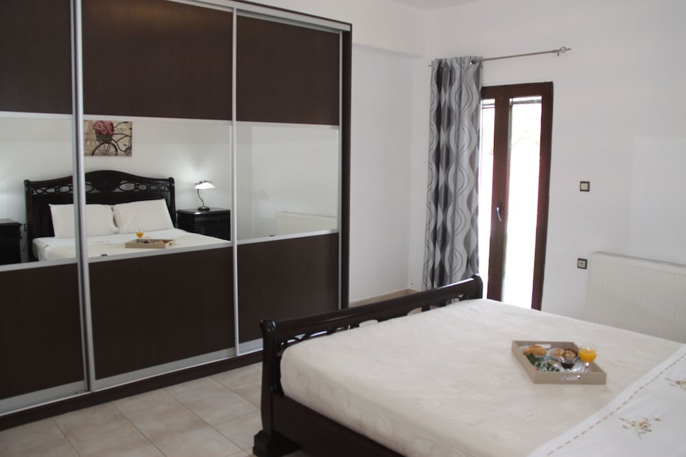 Фото Villa Dolla Paradise by Ghh