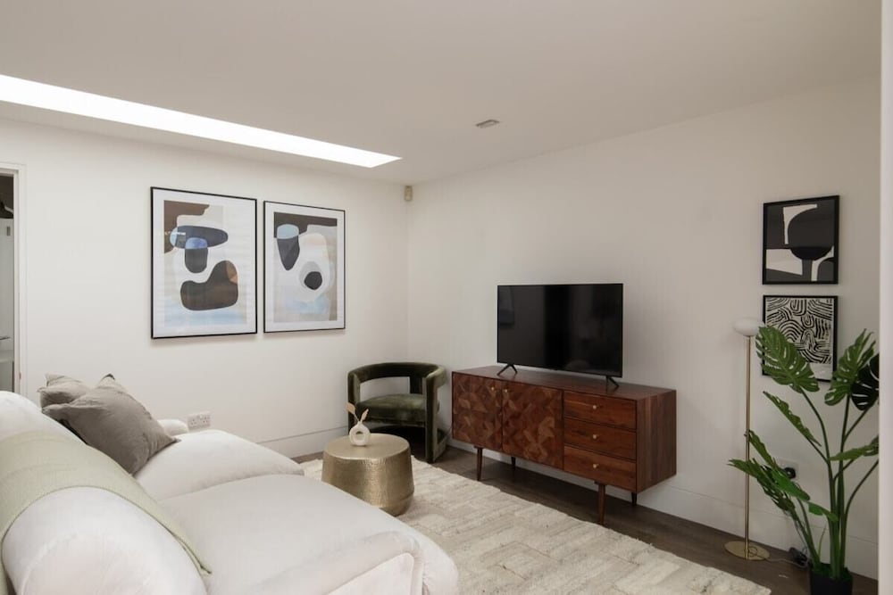 Фото The Southwark Arms - Glamorous 5bdr House With Garden