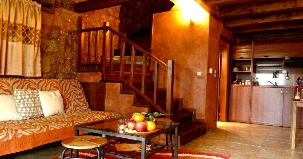 Фото Paliokastro Guesthouse