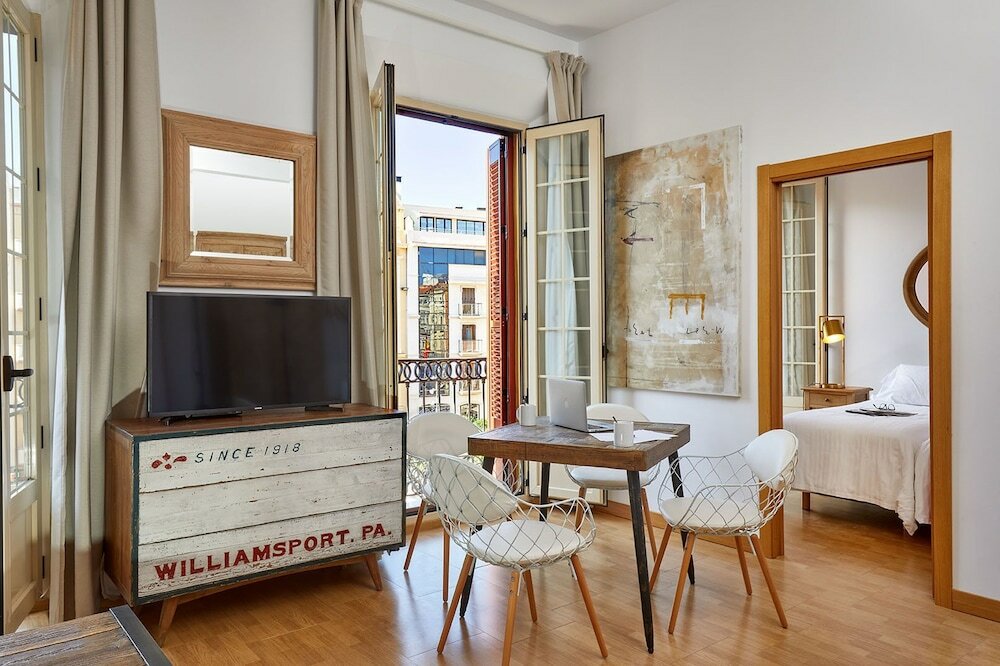 Фото Lodgingmalaga Plaza de la Constitución