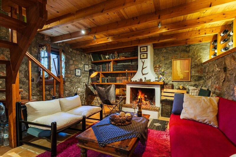 Гостиница Escape in the Forest, Cosy Chalet with Home Cinema